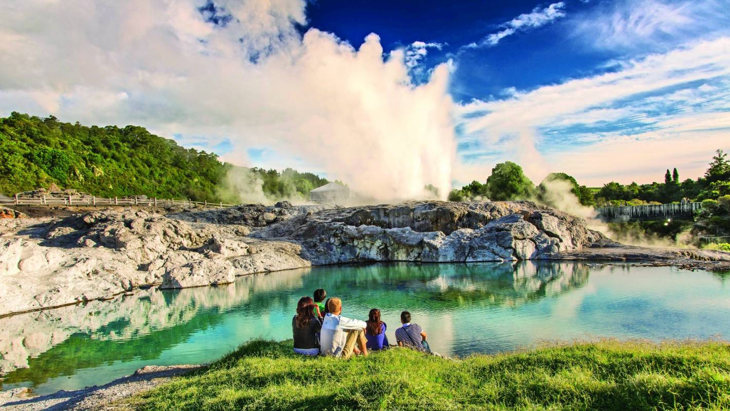 Rotorua, North Island - Du lịch New Zealand