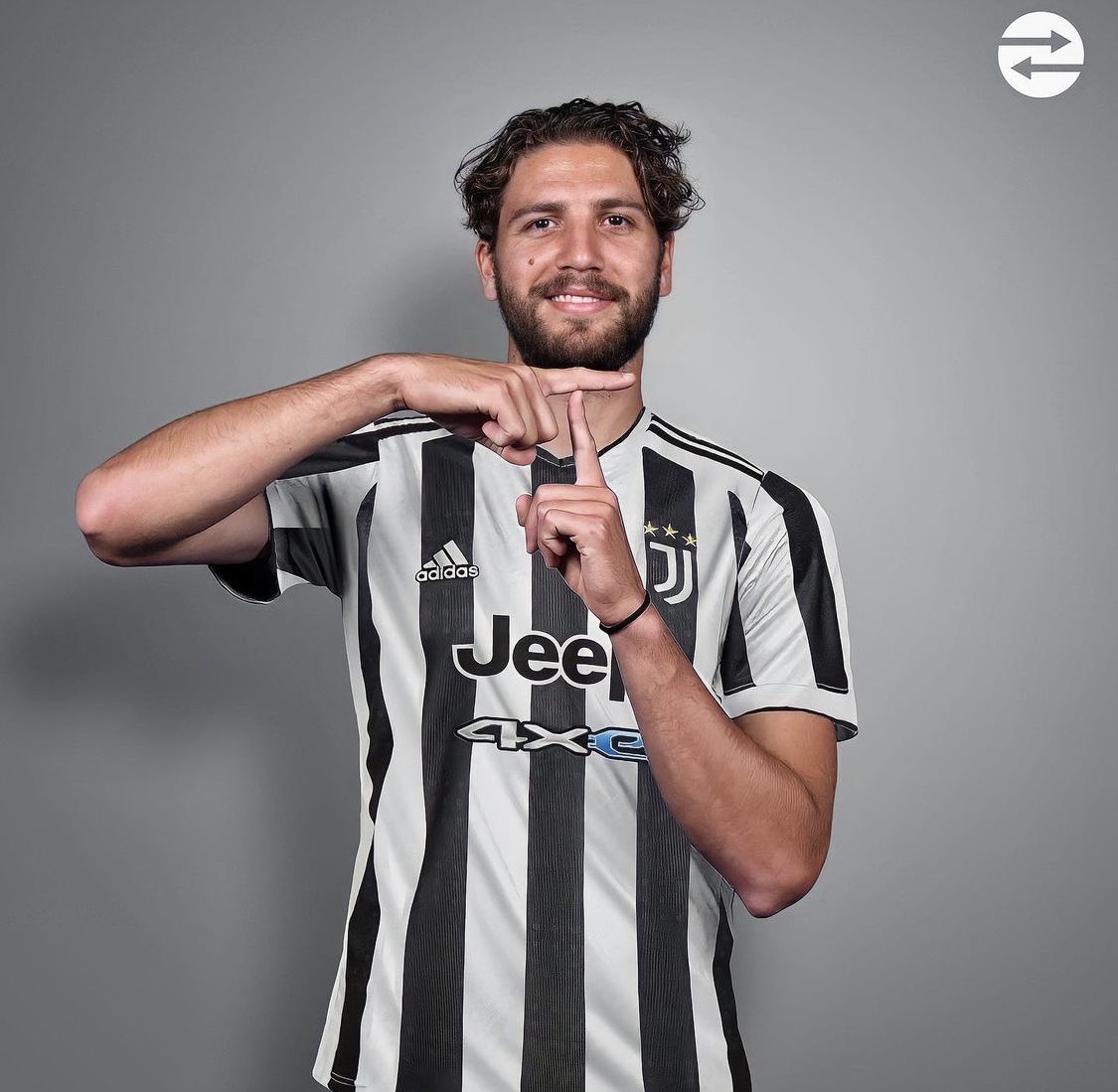 Manuel Locatelli gia nhập Juventus