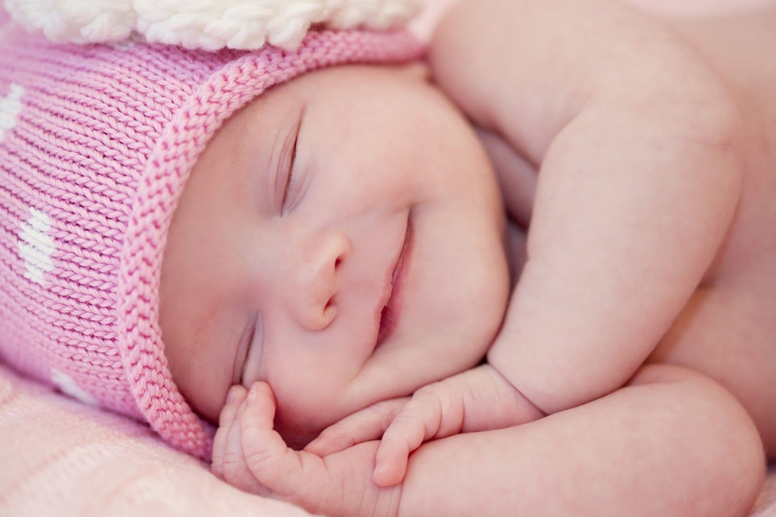 Da của bé nhất là trẻ sơ sinh cực kì mẫn cảm với nhiều yếu tố bên ngoài