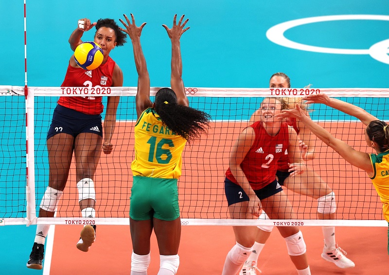 Trận chung kết bóng chuyền nữ Mỹ với Brazil tranh HCV Olympic Tokyo 2020