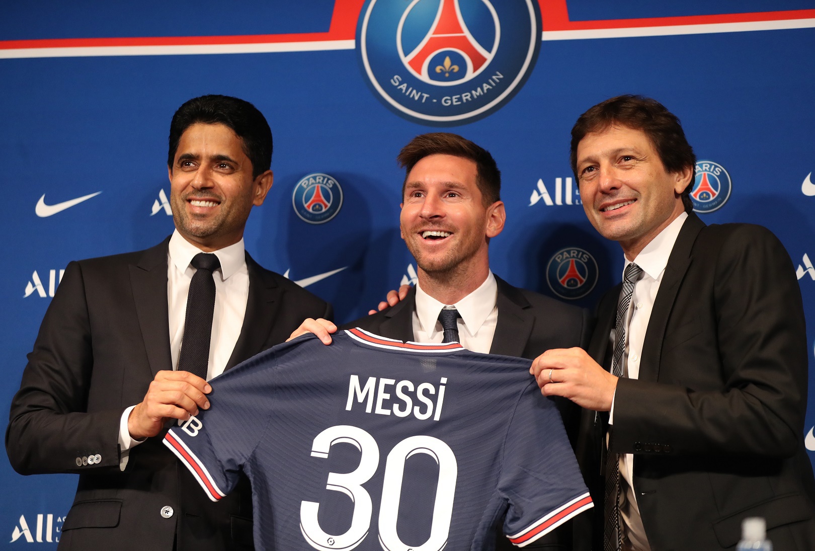 Áo của Messi vẫn còn cách xa mốc một triệu chiếc, nhưng anh sẽ đem lại cho PSG nhiều lợi ích khác