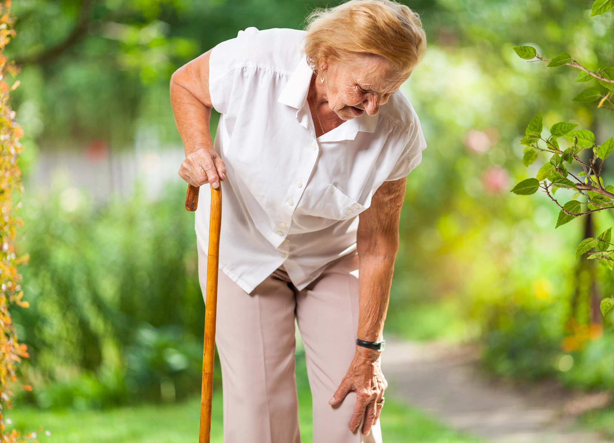Bí quyết phòng ngừa thóa hóa xương khớp ở người cao tuổi